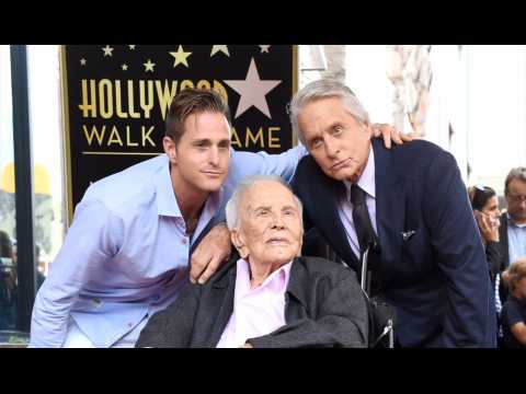 VIDEO : Kirk Douglas est dcd  l?ge de 103 ans, a annonc son fils Michael.
