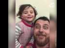 Syrie: Un père invente un jeu pour distraire sa fille pendant les bombardements