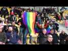 Rugby à XIII : Des supporters anglais brandissent des drapeaux LGBT pour le retour d'Israel Folau