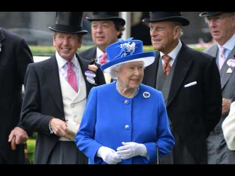 VIDEO : La reine Elizabeth II se fiche pas mal des calories!
