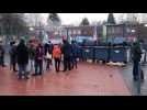 Des profs se rassemblent devant le lycée Faidherbe de Lille et des élèves bloquent