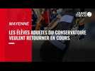 Marche silencieuse et concert sans musique des élèves du conservatoire de Mayenne