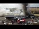 Spectaculaire incendie dans le zoning de Lienne à Ciney.