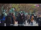 Le Chat de Philippe Geluck s'expose sur les Champs-Elysées