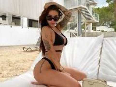 VIDEO : Une star de tl-ralit agresse chez elle  la fin d'une soire