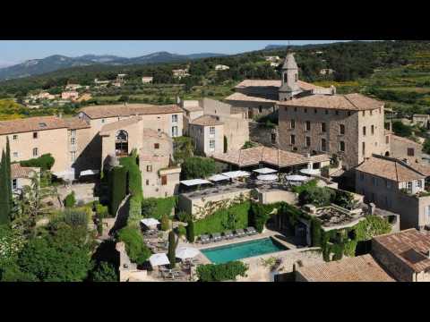 VIDEO : Teaser : L'Htel Crillon Le Brave, un lieu rarissime au coeur de la Provence