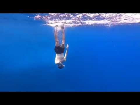 VIDEO : Miguel Bernardeau se sumerge en el mar