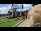 Après avoir déraillé, le tramway est remis sur les rails