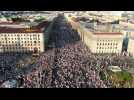 Manifestations à Minsk : Entre 100 000 et 200 000 personnes défilent contre Loukachenko.