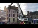 Démolition de l'hôtel-restaurant les Points cardinaux dans le bourg d'Agon