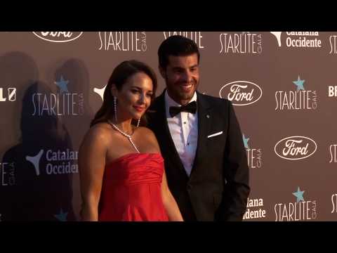 VIDEO : Paula Echevarra felicita a su Miguel 