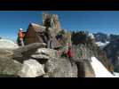 Dans les Alpes, un bivouac accroché aux cimes