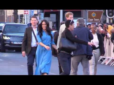 VIDEO : Le Prince Harry et Meghan Markle portent plainte aprs un vol de photos
