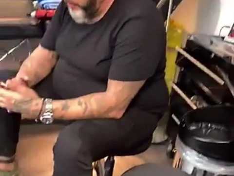 VIDEO : Kvin Guedj (LMvsMonde4) : Jeune papa, il dvoile son tatouage en hommage  sa fille Ruby