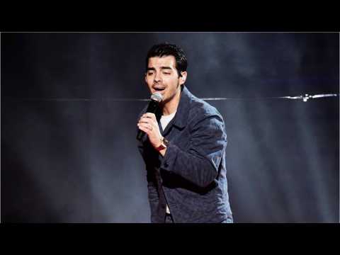 VIDEO : Joe Jonas? Hair Goes Pink
