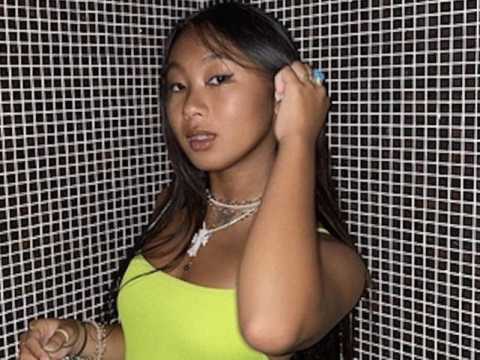 VIDEO : Jade, la fille de Johnny d�voile un nouveau look, les internautes n'aiment pas du tout !