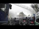 À Berlin, la police disperse au canon à eau une manifestation d'