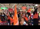 Des employés de Carrefour protestent contre le plan 