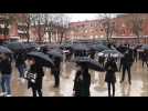 Dunkerque: les commerçants vêtus de noir manifestent leur colère