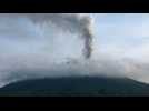 Indonésie: des milliers d'évacués après l'éruption d'un volcan