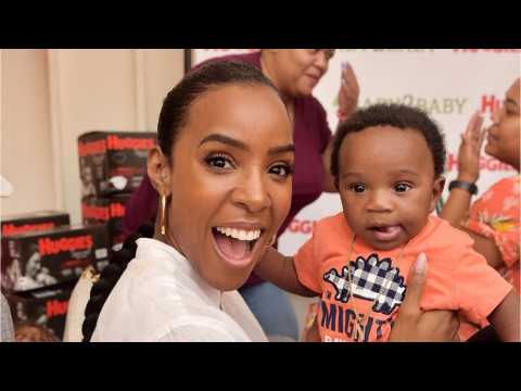 VIDEO : Kelly Rowland Announces She Is Pregnant