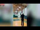 Présidentielles américaines : Barack Obama fait sensation ballon de basket en main ! (vidéo)