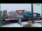 Bailleul : un camion glisse avec la neige