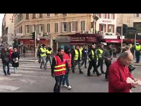 Vidéo Marseille le cortège de la CGT arrive place Castellane avec