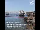 L'épave d'un yacht échoué démantelé à Saint-Tropez