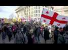 Géorgie : des milliers de manifestants défilent contre le pouvoir