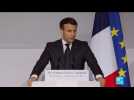 Covid-19 : Emmanuel Macron suspend l'utilisation du vaccin AstraZeneca
