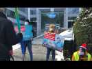 Coronavirus: le PTB manifeste chez Pfizer
