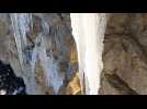 Spectacle rare des stalactites sur les falaises à Escalles