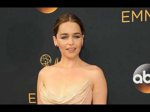VIDEO : Emilia Clarke revient de loin
