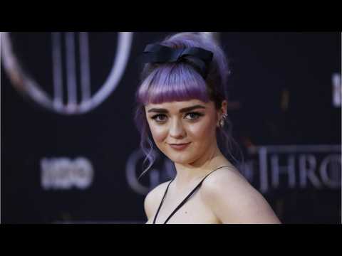 VIDEO : Maisie Williams Wears Urban Decay Game of Thrones Makeup to Premiere
