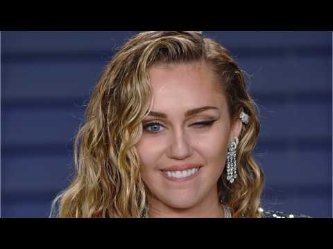 VIDEO : Miley Cyrus In Trouble Over Joshua Tree Photos
