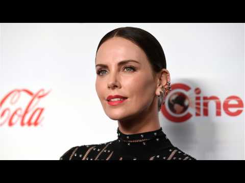 VIDEO : Charlize Theron Opens Up About Her Love Life