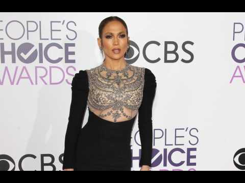 VIDEO : Jennifer Lopez 'se méfiait' d'Alex Rodriguez au début de leur histoire d'amour.