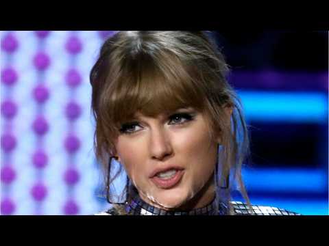 VIDEO : Taylor Swift Posts Countdown Clock