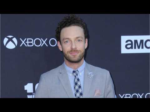 VIDEO : Ross Marquand Of 'The Walking Dead' Compares The Show To 'Star Trek'