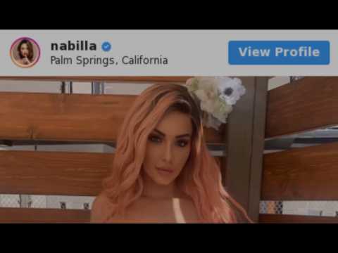 VIDEO : Nabilla et ses cheveux rose  Coachella: la star change de look