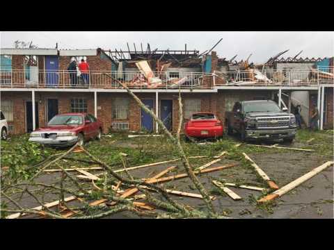 VIDEO : Dozens Of Tornadoes Hit The US South And Midwest