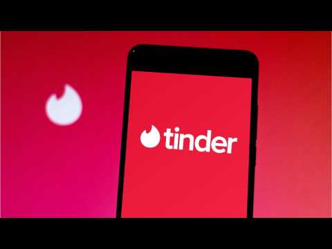 VIDEO : New Tinder Feature Sparks Summer Music Fest Lovin?