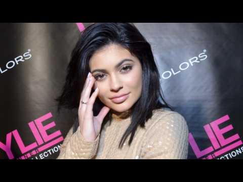 VIDEO : Kylie Jenner Debuts Kris Jenner Makeup Collection For Mother's Day