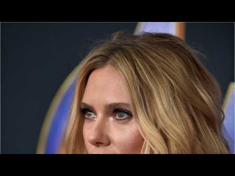 VIDEO : Brie Larson And Scarlett Johansson Crack Up On Ellen