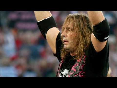 VIDEO : Pro Wrestler Attacked During WWE Hall Of Fame Speech