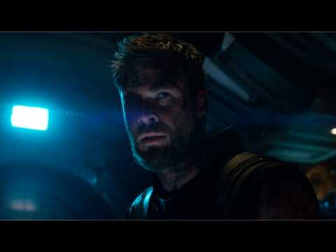 VIDEO : Chris Hemsworth Defaces 'Avengers: Endgame' Posters