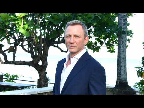 VIDEO : Daniel Craig And Rami Malek Head To Jamaica For Bond 25