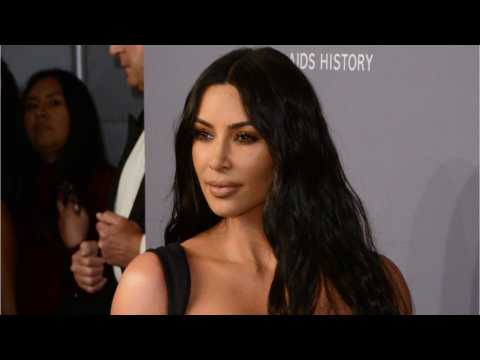 VIDEO : Kim Kardashian Is Sending People Masks Of Her Face