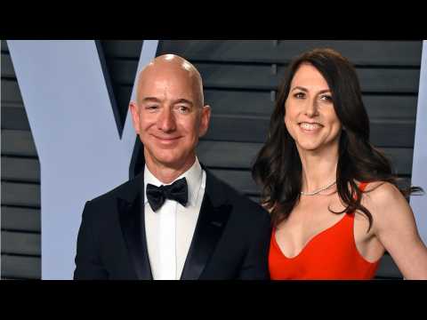 VIDEO : Jeff And MacKenzie Bezos Finalize Their Divorce